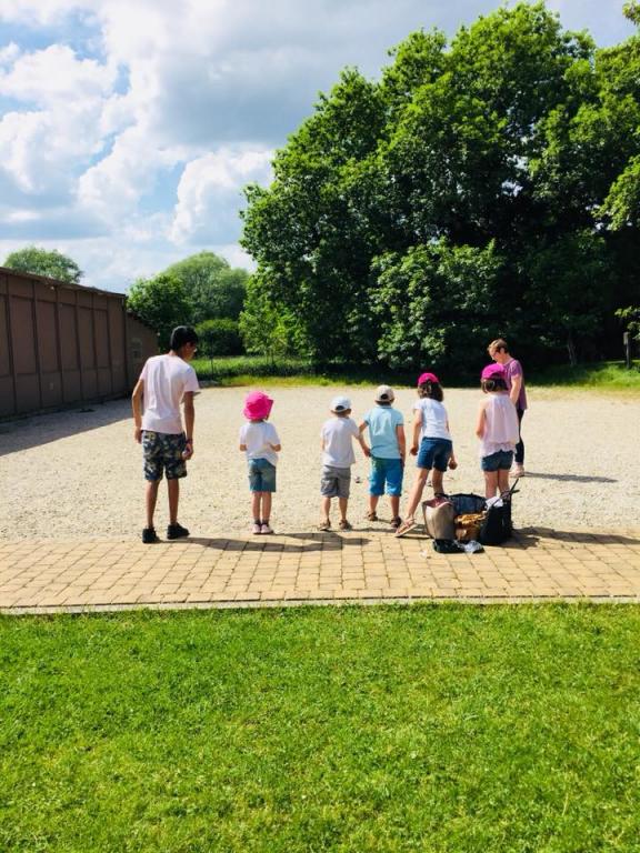 Pétanque avec les enfants de l'Etape